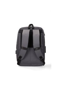Zaino grigio con spallacci imbottiti e maniglia superiore. Presenta un design elegante, tessuto liscio e fibbie regolabili per una chiusura sicura.