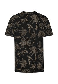 Camiseta negra con motivos botánicos y de aves en dorado, mangas cortas, cuello redondo y tela suave y ligera.