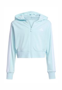 Sudadera recortada de color azul claro con cremallera, hecha de un tejido suave, que cuenta con capucha y rayas blancas a los lados, además de un sutil logotipo en el pecho.