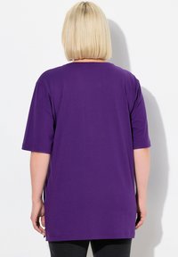Ulla Popken PLUS SIZE BASIC SHORT SLEEVE TEE  - T-Shirt basic - deep violet