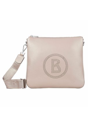Beżowa skórzana torebka na ramię z perforowanym logo "B" na przodzie oraz regulowanym paskiem na ramię z tkaniny z metalową klamrą.