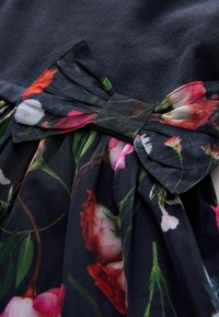 Baker by Ted Baker REGULAR FIT - FLORAL - Robe en jersey - navy