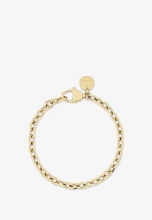 Bracciale in oro con anelli ovali e un tag rotondo inciso con "CPH STUDIOS", fissato da un gancio a moschettone.