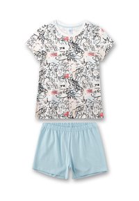 Kurzärmliges Schlafanzugset bestehend aus einem weißen T-Shirt mit schwarzen Graffiti-Mustern und roten Akzenten, kombiniert mit hellblauen Shorts.