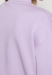 Trendyol Felpa - lilac