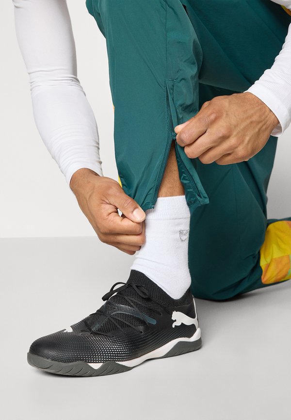 KIDSUPER MAMELODI SUNDOWNS FC TRAVEL PANT - Club wear2