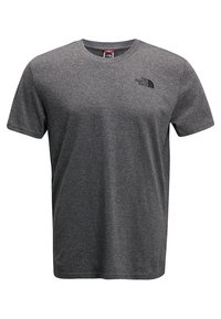 Ciemnoszara koszulka z krótkim rękawem i okrągłym dekoltem z małym czarnym logo "The North Face" po lewej stronie klatki piersiowej.