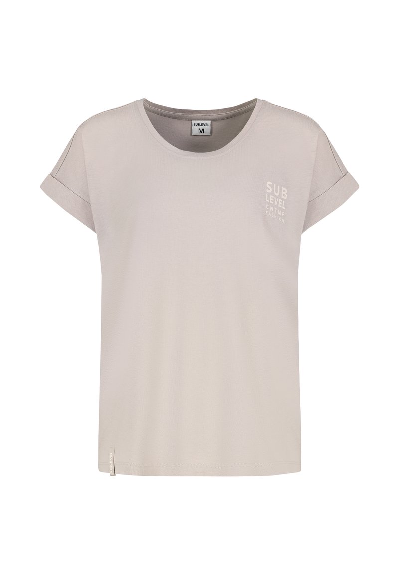 Helles graues T-Shirt aus weichem Material, mit rundem Ausschnitt, umgeschlagenen kurzen Ärmeln und einem Frontdruck mit der Aufschrift "SUB LEVEL".