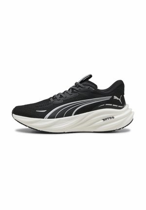 MAGNIFY NITRO 3 - Scarpe da corsa su strada - black- white