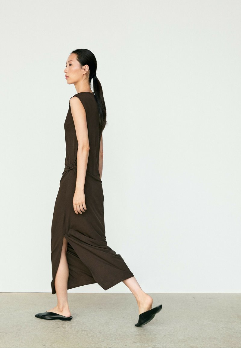 massimo dutti green asymmetric dress RUCHED MIDI - Maxi dress - dark brown Asymmetric round neck and under $50 Backless Strapless Adhesive Bra Size:split