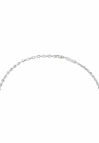 Bracciale in argento a catena con anelli ovali, finitura lucida e chiusura sicura. Presenta un piccolo tag rettangolare contrassegnato "SECTOR."