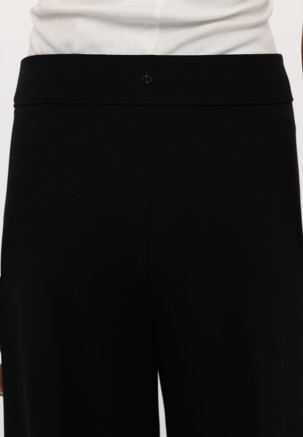 IRINA PONTE WIDE LEG PANT - Trousers2