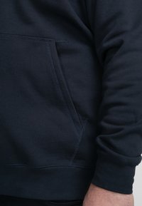 Petrol Industries - Bluza z kapturem