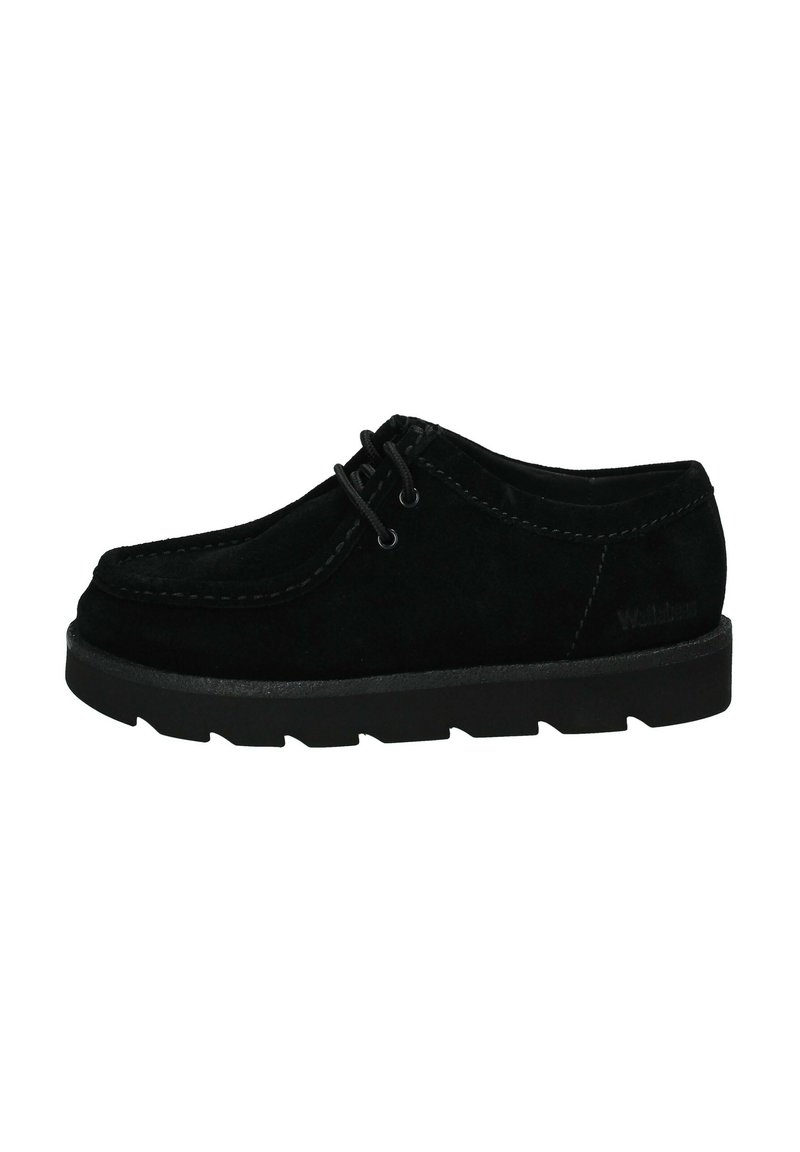 Scarpa in suede nera con punta arrotondata, design con lacci e suola in gomma nera a contrasto. Presenta dettagli di cucitura lungo i bordi.