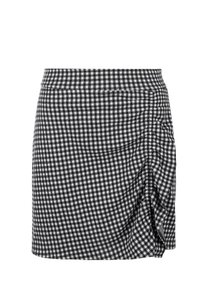 Gonna mini in tessuto gingham bianco e nero con vita aderente e dettaglio arricciato sul lato, caratterizzata da una texture liscia e un motivo giocoso.
