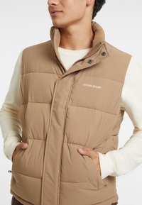 Guess Jeans VEST - Liemenė - beige
