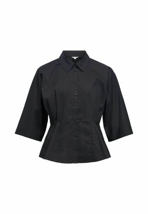Blouse noire à boutons avec manches mi-longues, taille cintrée et col classique pointu sur fond blanc.
