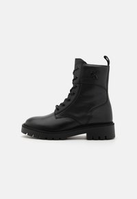 Calvin Klein Jeans COMBAT BOOT MID - Botines con plataforma - triple black