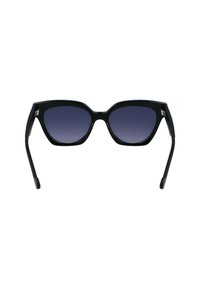Occhiali da sole cat-eye neri con lenti sfumate, montatura lucida e bracci affusolati e slanciati. Caratterizzati da un design angolare e hardware minimal.