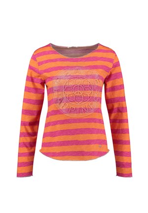 Camicia a maniche lunghe con strisce orizzontali arancioni e rosa, caratterizzata da un design circolare in rilievo con testo sul petto.