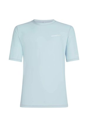 Helehelesinine lühikeste varrukatega särk venivast kangast, millel on ümmargune kaelus ja valge logo esiküljel. Sile tekstuur ja keha järgnev lõige.