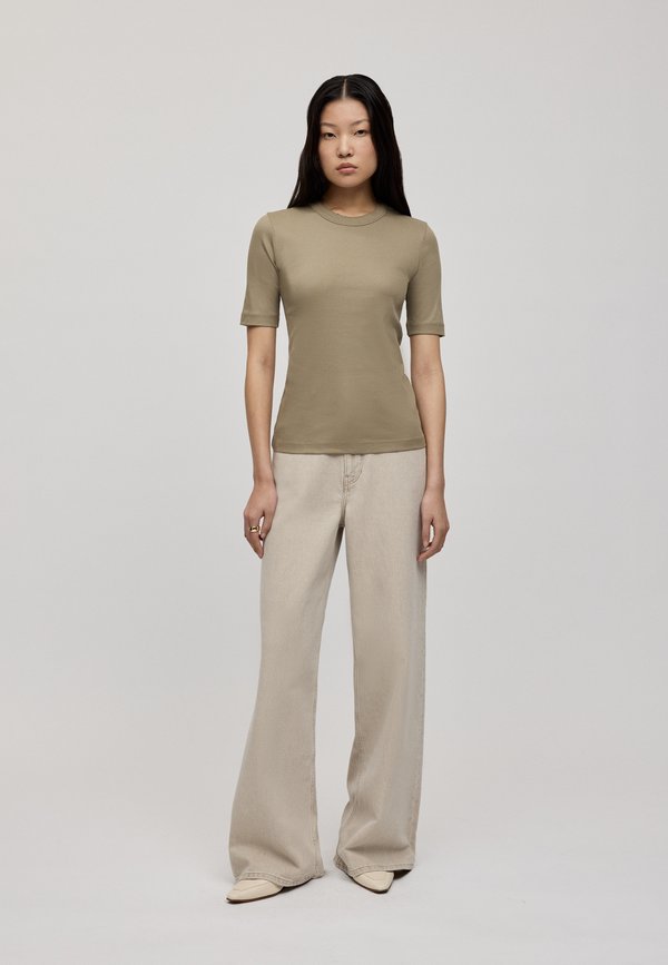 KRISTIN - Basic T-shirt - khaki2