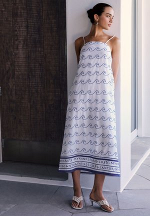 Next, Robe longue - white blue wave print