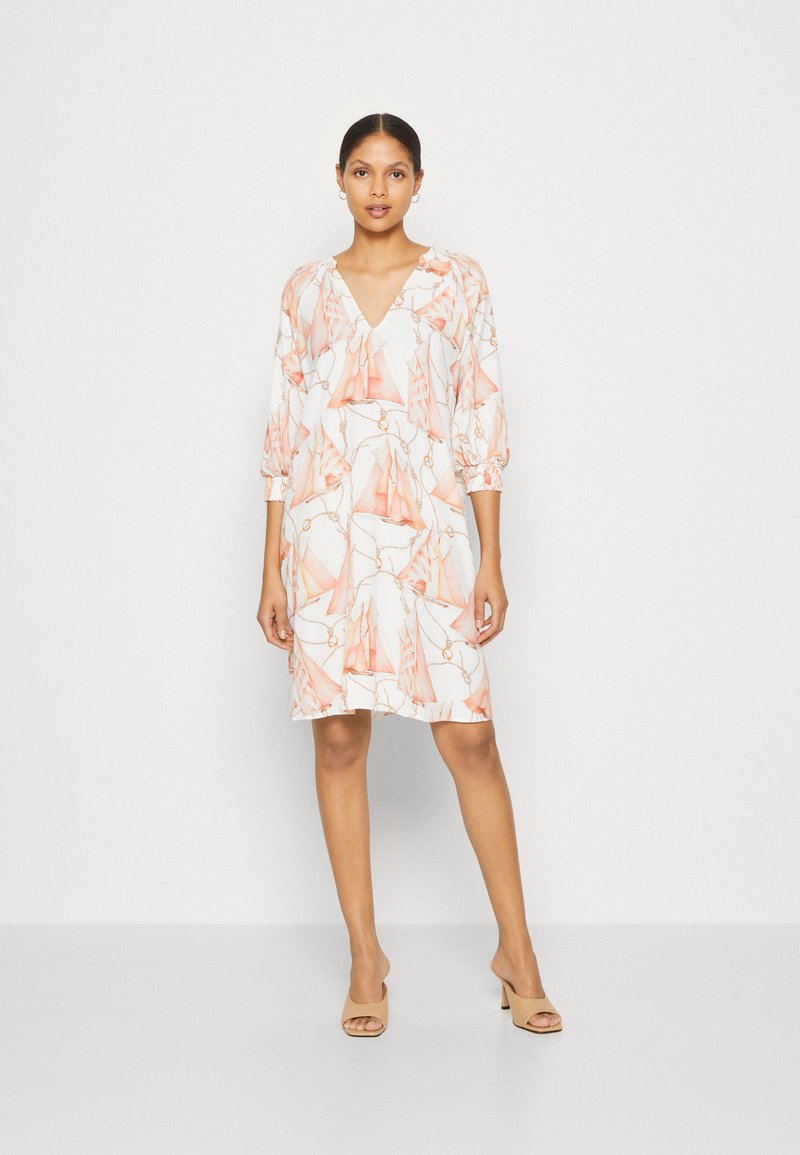 GANT SAILING PRINT V NECK DRESS Freizeitkleid cream/offwhite