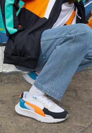 Puma Trainers - white