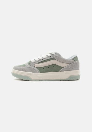 Vans, HYLANE UNISEX - Αθλητικά παπούτσια - green/multi-coloured