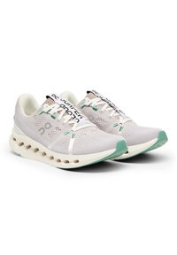 On CLOUDSURFER - Road running shoes - pearl   ivory