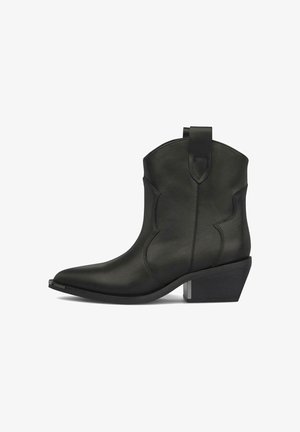 Alma en Pena, Botines camperos - black