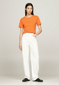 Tommy Hilfiger SLIM CODY - T-Shirt basic - autumn orange