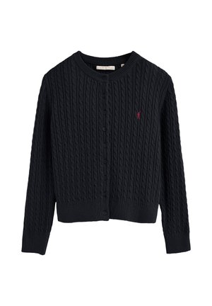 Cárdigan negro de punto trenzado con botones, mangas largas y pequeño logo rojo bordado en el pecho izquierdo.