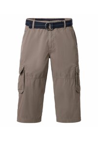 Knielange Cargo-Shorts aus hellbraunem Stoff, ausgestattet mit einem marineblauen Gürtel, zwei Seitentaschen und zwei Cargo-Taschen mit Klappen.