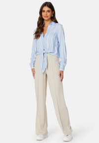 Bubbleroom KNOT L/S VISCOSE SHIRT - Overhemdblouse - light blue