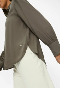 BRAX STYLE VIC - Button-down blouse - soft khaki
