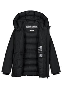 Zwarte gewatteerde winterjas met capuchon, open om de "Alife&Kickin" branding en het vegan label aan de binnenkant te tonen.