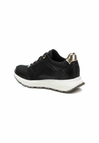XTI Zapatillas - black