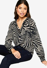 Lipsy REGULAR FIT - V NECK - Blúzka - black white print