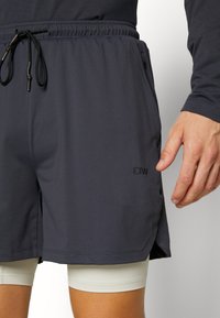 ICANIWILL STRIDE - Šortai „du viename“ - navy