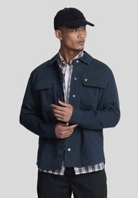 Lyle & Scott BEDFORD - Lengva striukė - dark navy