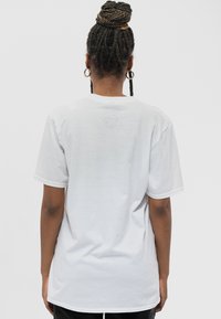 Paradiso Clothing Print T-shirt - white