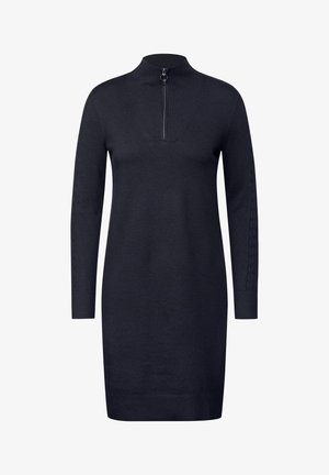Dunkelblaues Strickkleid mit langen Ärmeln, hohem Kragen und Viertelreißverschluss. Merkmale strukturierte Akzente entlang der Ärmel und gerippte Saumabschlüsse.