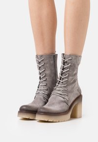 Felmini Bottines à talons hauts - grey