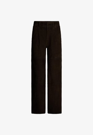 Braune Wildleder-Hosen mit weitem Bein, glatter Textur, zwei vorderen Falten und hohem Taillendesign. Minimale Beschläge und keine sichtbaren Taschen.