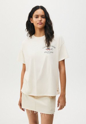 WITH FISH GRAPHIC - T-shirt con stampa - mottled beige