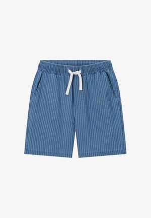 Short bleu avec des rayures verticales blanches, taille élastique et cordon blanc, avec des poches latérales.