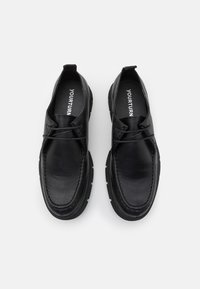 YOURTURN UNISEX - Šnurovačky - black
