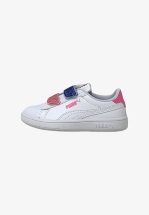 Sneakers bianchi con cinturini in velcro. Presentano un accento glitter rosa e blu, una texture liscia e una suola in gomma con logo del marchio.